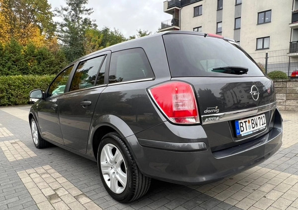 Opel Astra cena 17999 przebieg: 202194, rok produkcji 2010 z Warka małe 781